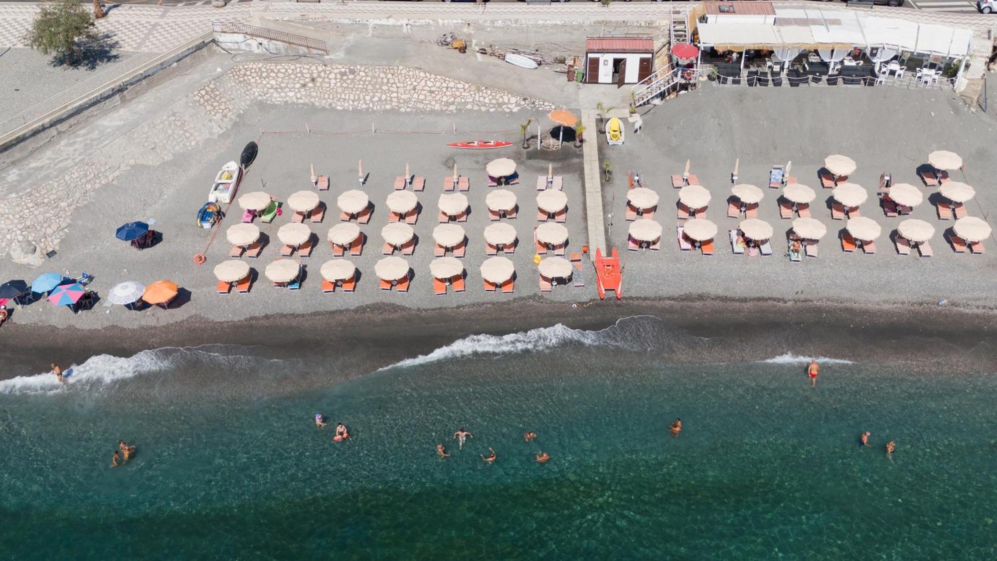 Hotel Donna Rosa Sant'Alessio Siculo Ngoại thất bức ảnh