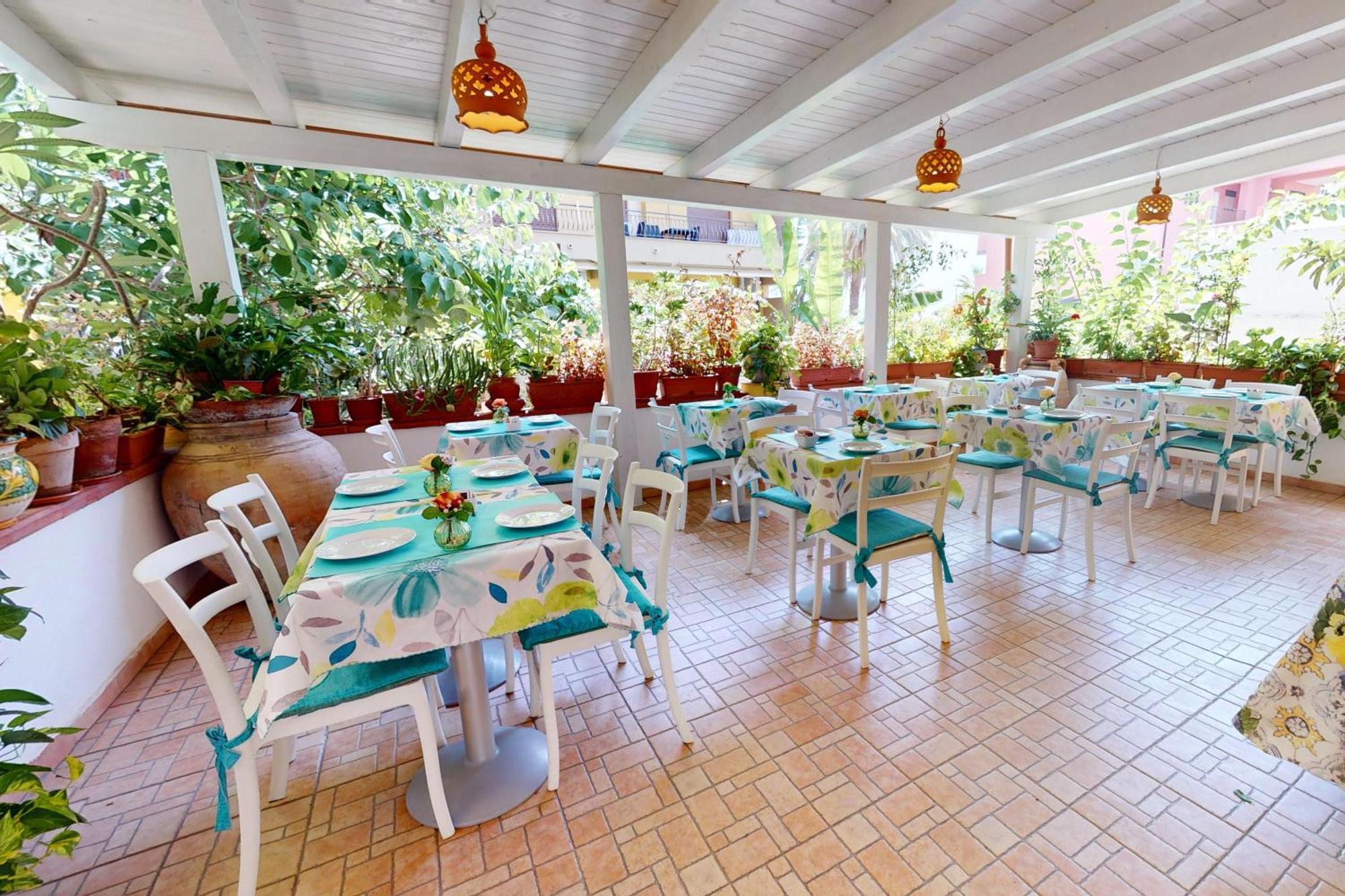 Hotel Donna Rosa Sant'Alessio Siculo Ngoại thất bức ảnh
