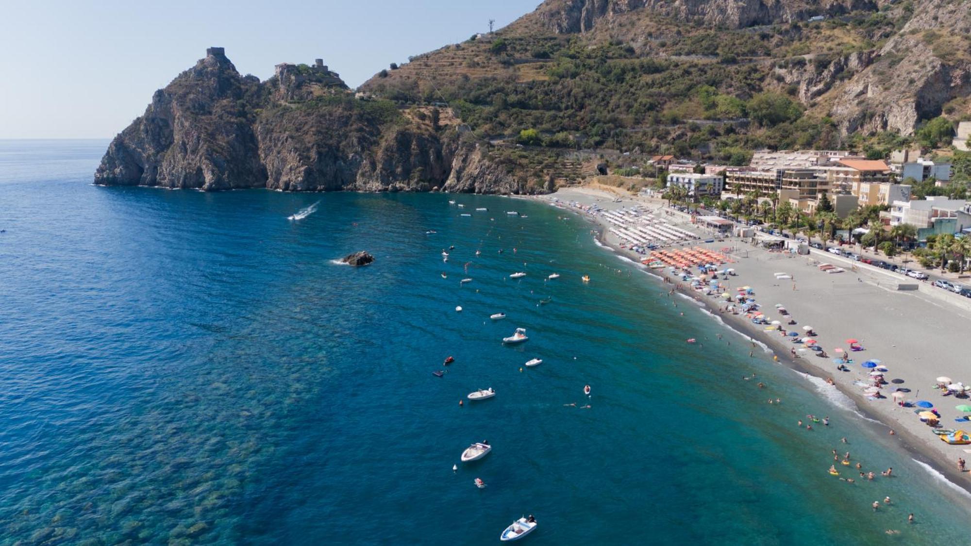 Hotel Donna Rosa Sant'Alessio Siculo Ngoại thất bức ảnh