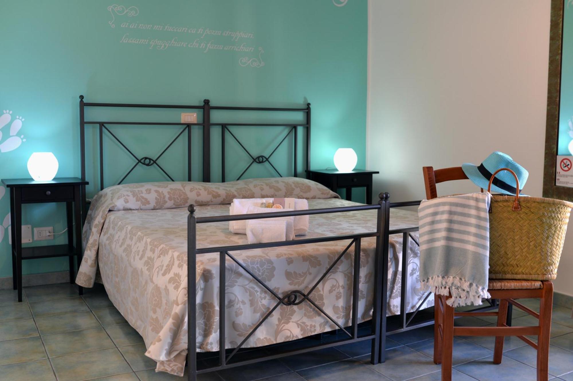 Hotel Donna Rosa Sant'Alessio Siculo Ngoại thất bức ảnh
